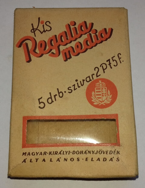 Kis Regalia Media - üres