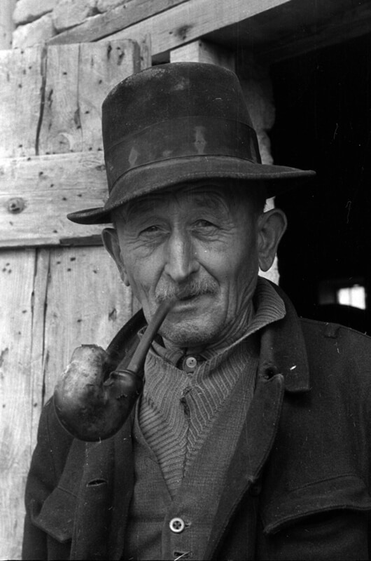 Férfi pipával, 1968