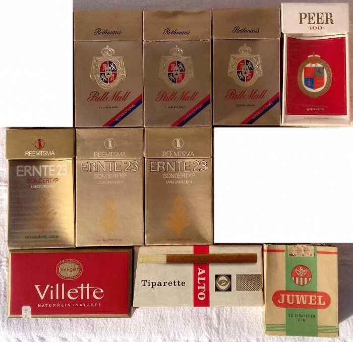Régi, üres dobozok 14.
