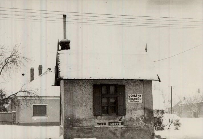 Dohánybolt 02.
